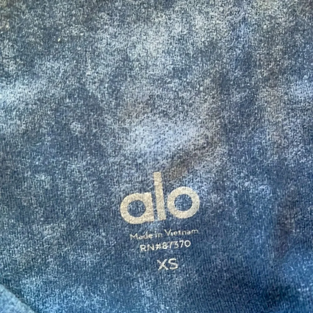 ALO Yoga Airbrush Acid Wash Legging - Picture 5 of 7